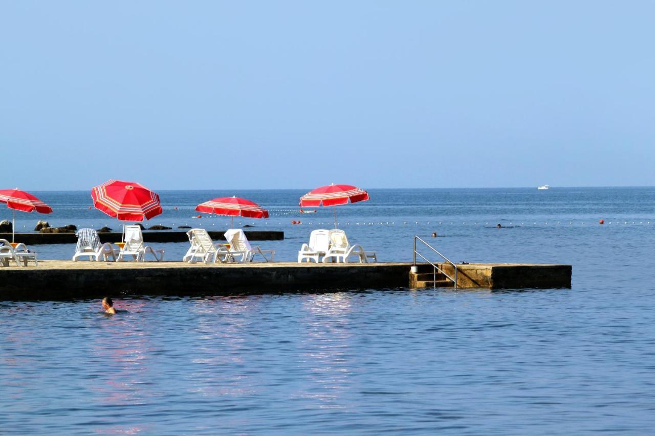 Apartments With A Parking Space Umag - 7066 Zewnętrze zdjęcie